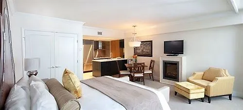 L'Hermitage Hotel Vancouver