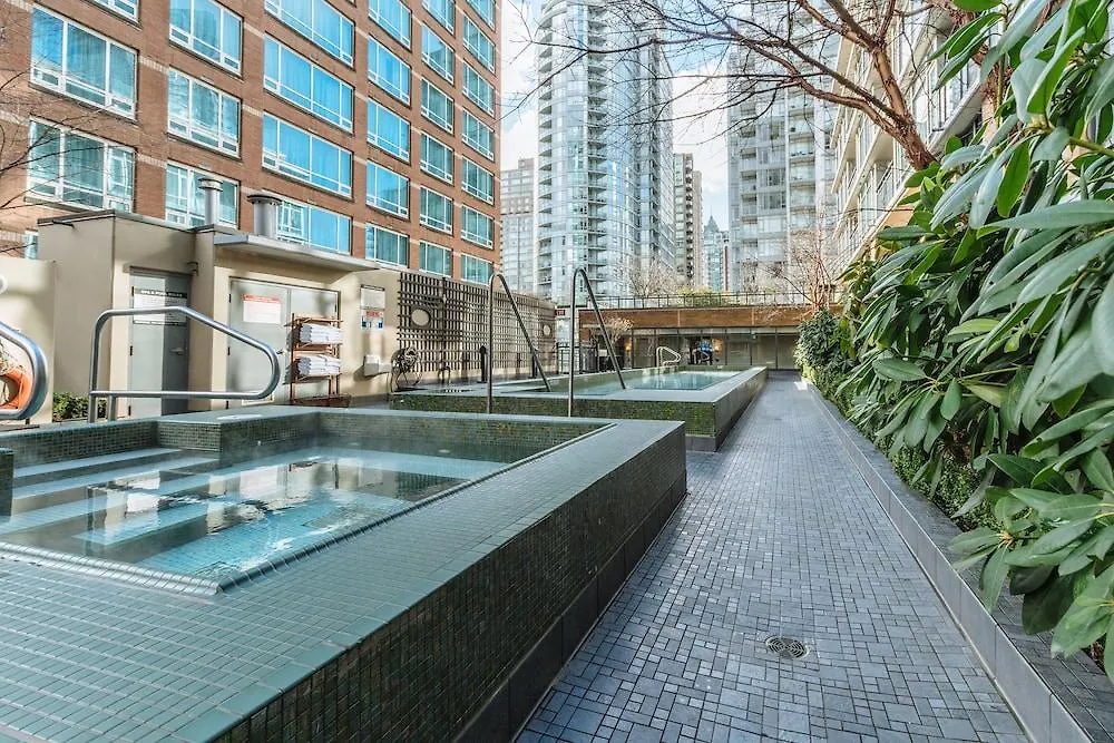 L'Hermitage Hotel Vancouver