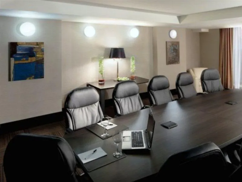 L'Hermitage Hotel Vancouver