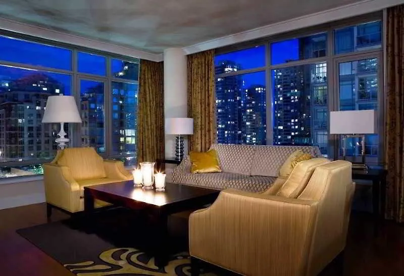 L'Hermitage Hotel Vancouver