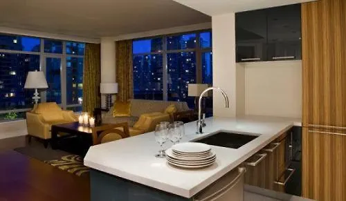L'Hermitage Hotel Vancouver