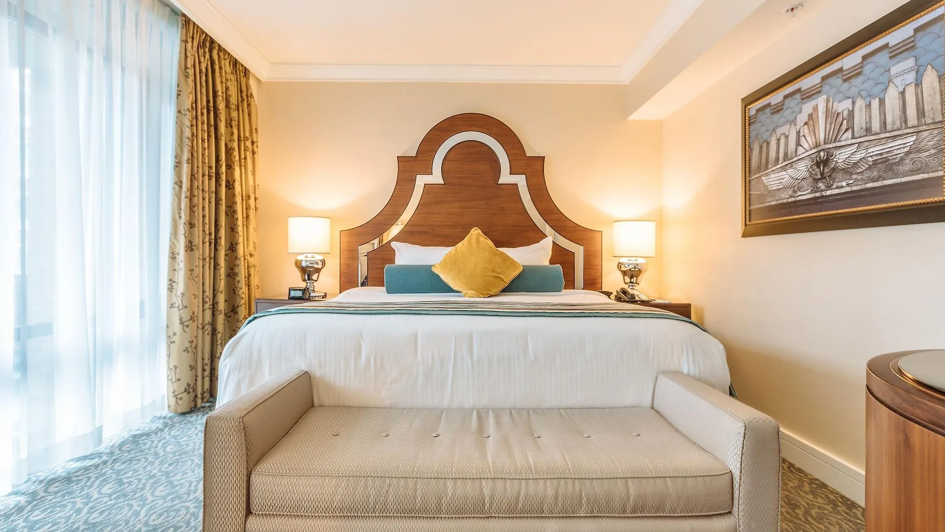 L'Hermitage Hotel Vancouver