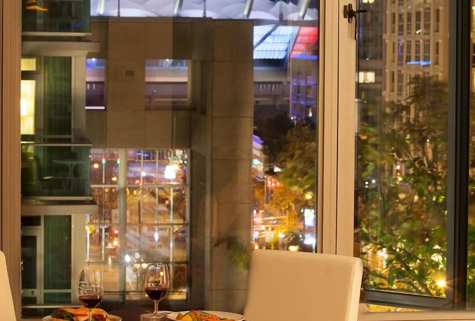 L'Hermitage Hotel Vancouver