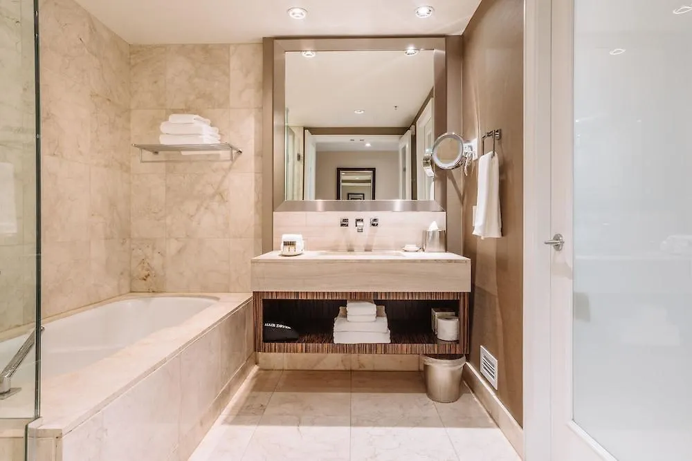 L'Hermitage Hotel Vancouver