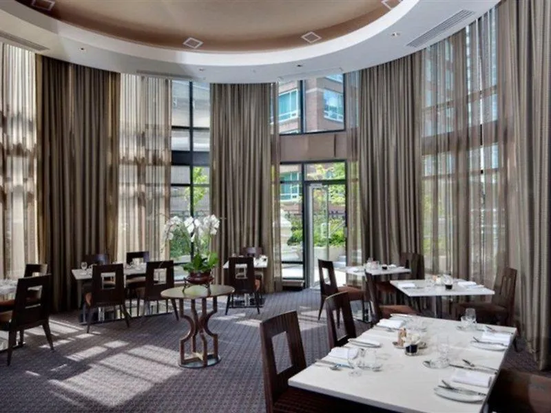 L'Hermitage Hotel Vancouver Canadá